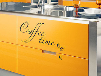 Coffee Time Wandtattoo auf eine Schublade geklebt